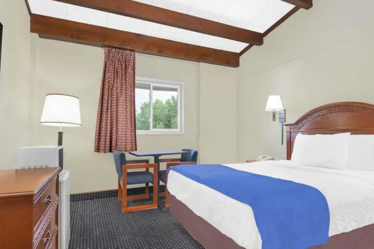 Travelodge Лайма Экстерьер фото